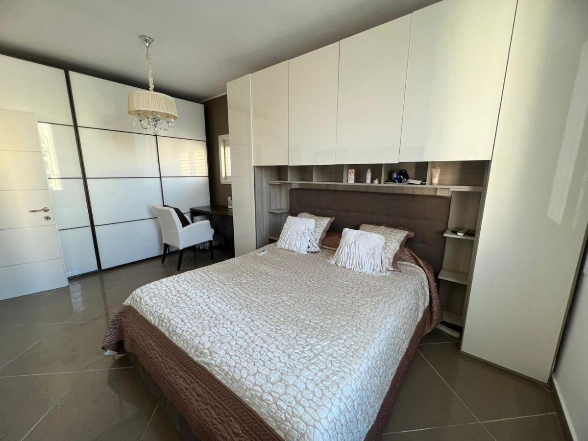 Grand Appartement 7 Personnes Netanya Proximite Immediate Kikar Plage Immeuble King Koresh Exterior photo